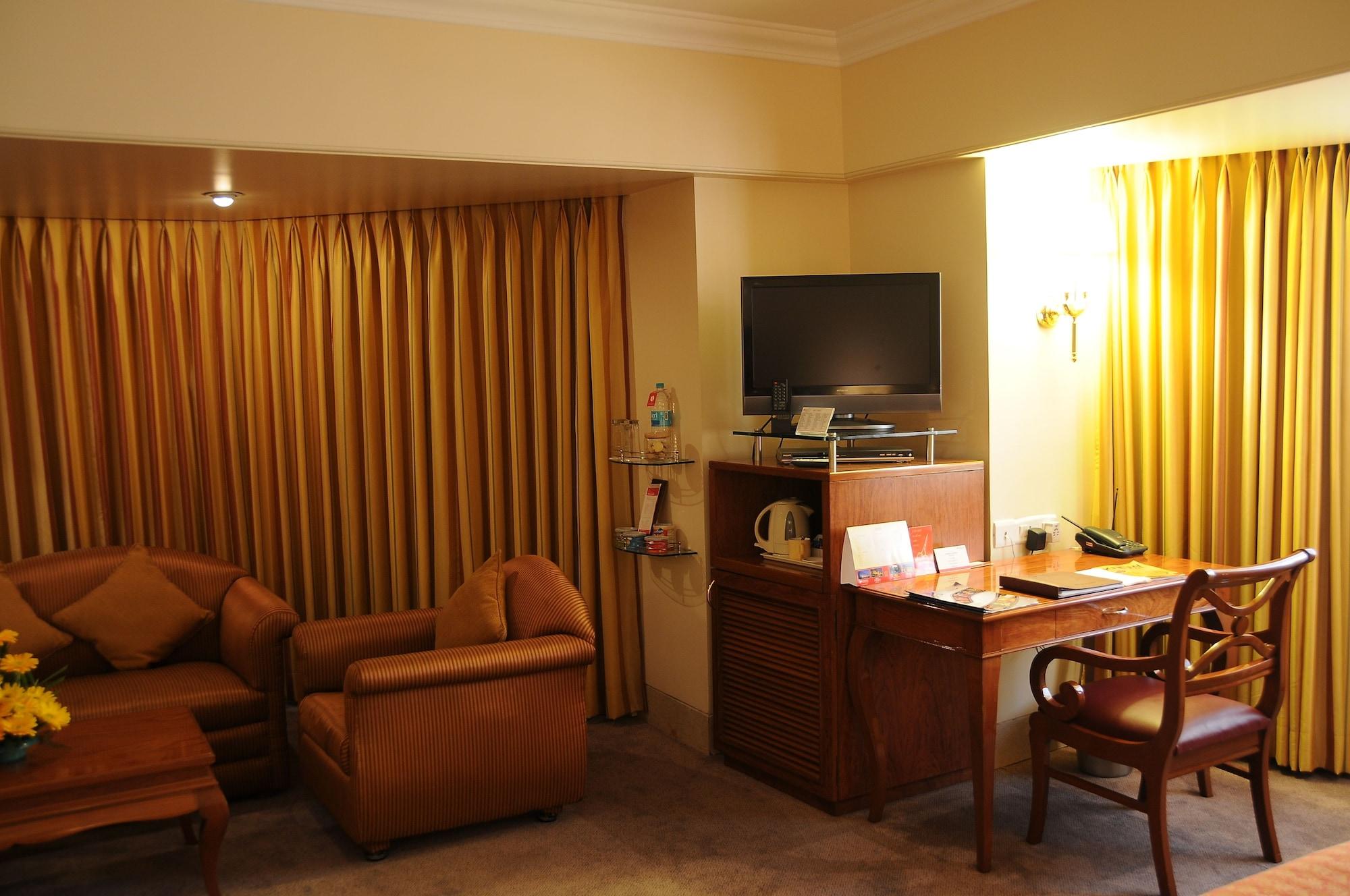 Ramada Plaza By Wyndham Palm Grove Ξενοδοχείο Βομβάη Εξωτερικό φωτογραφία A room at the Taj Bengal